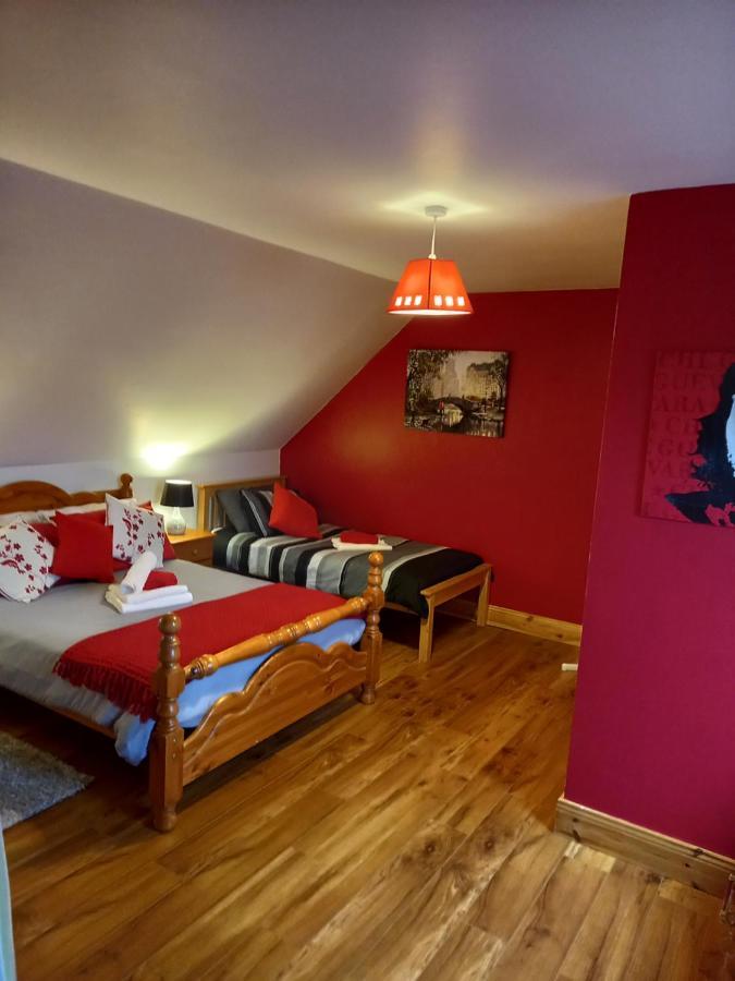 A New U Country Cottage Clynacartan Exterior foto
