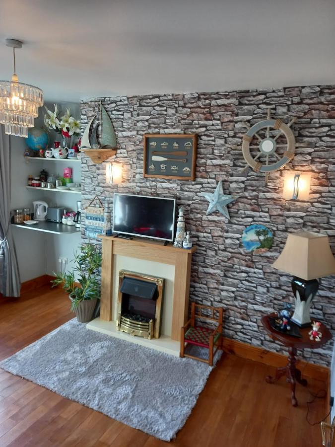 A New U Country Cottage Clynacartan Exterior foto